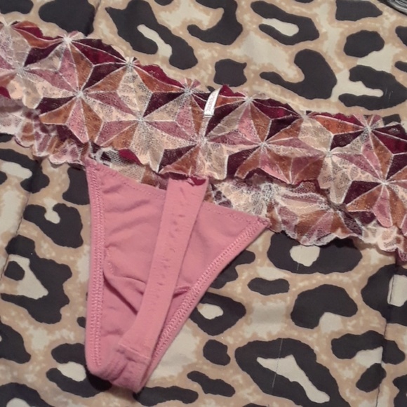 Pink thongs - Picture 3 of 4
